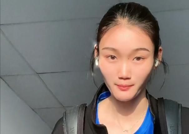 坎布瓦拉在训练以及U21的比赛中给人留下了很好的印象，所以我们决定让他上场。